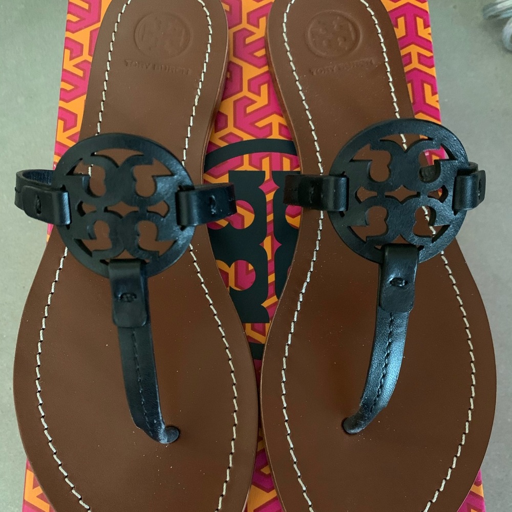 Tory Burch new Gabriel Flat Thong sandals, black